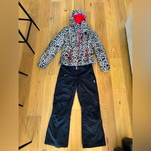 Obermeyer Leighton animal print Ski Jacket and Obermeyer ski pants, both size 4.